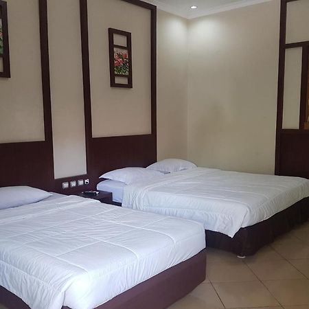 Oyo 2671 Wisma Djaja Syariah Bojonegoro Екстер'єр фото
