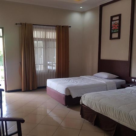 Oyo 2671 Wisma Djaja Syariah Bojonegoro Екстер'єр фото