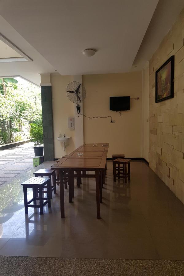 Oyo 2671 Wisma Djaja Syariah Bojonegoro Екстер'єр фото