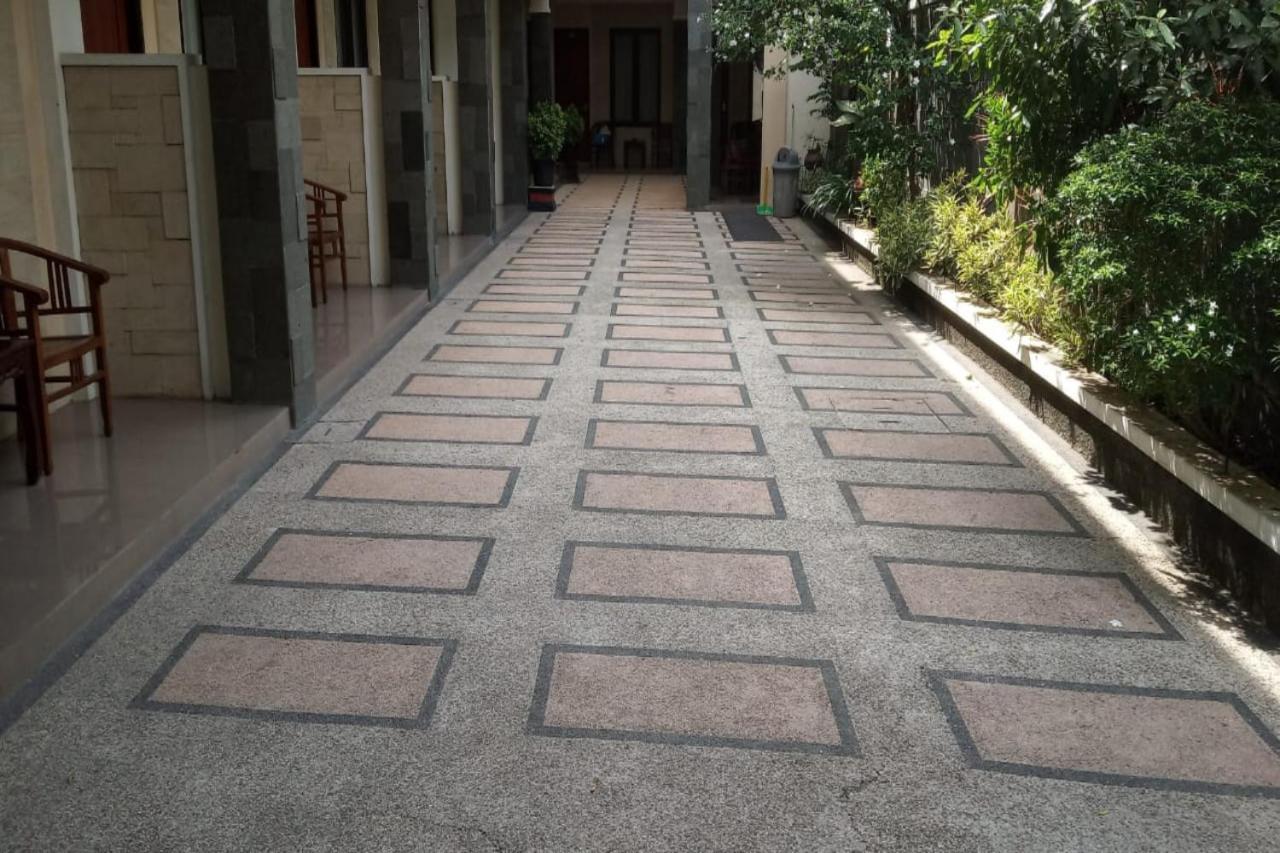 Oyo 2671 Wisma Djaja Syariah Bojonegoro Екстер'єр фото