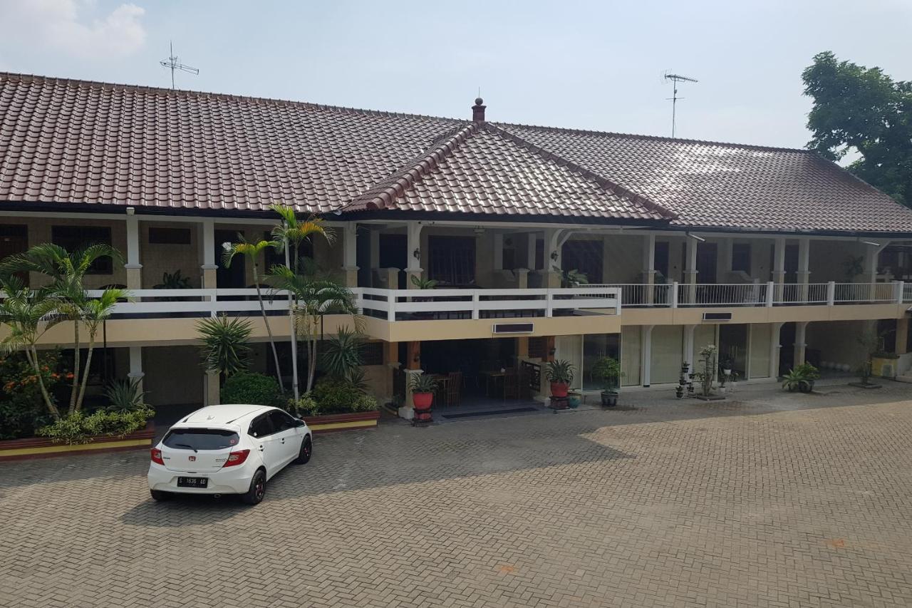 Oyo 2671 Wisma Djaja Syariah Bojonegoro Екстер'єр фото