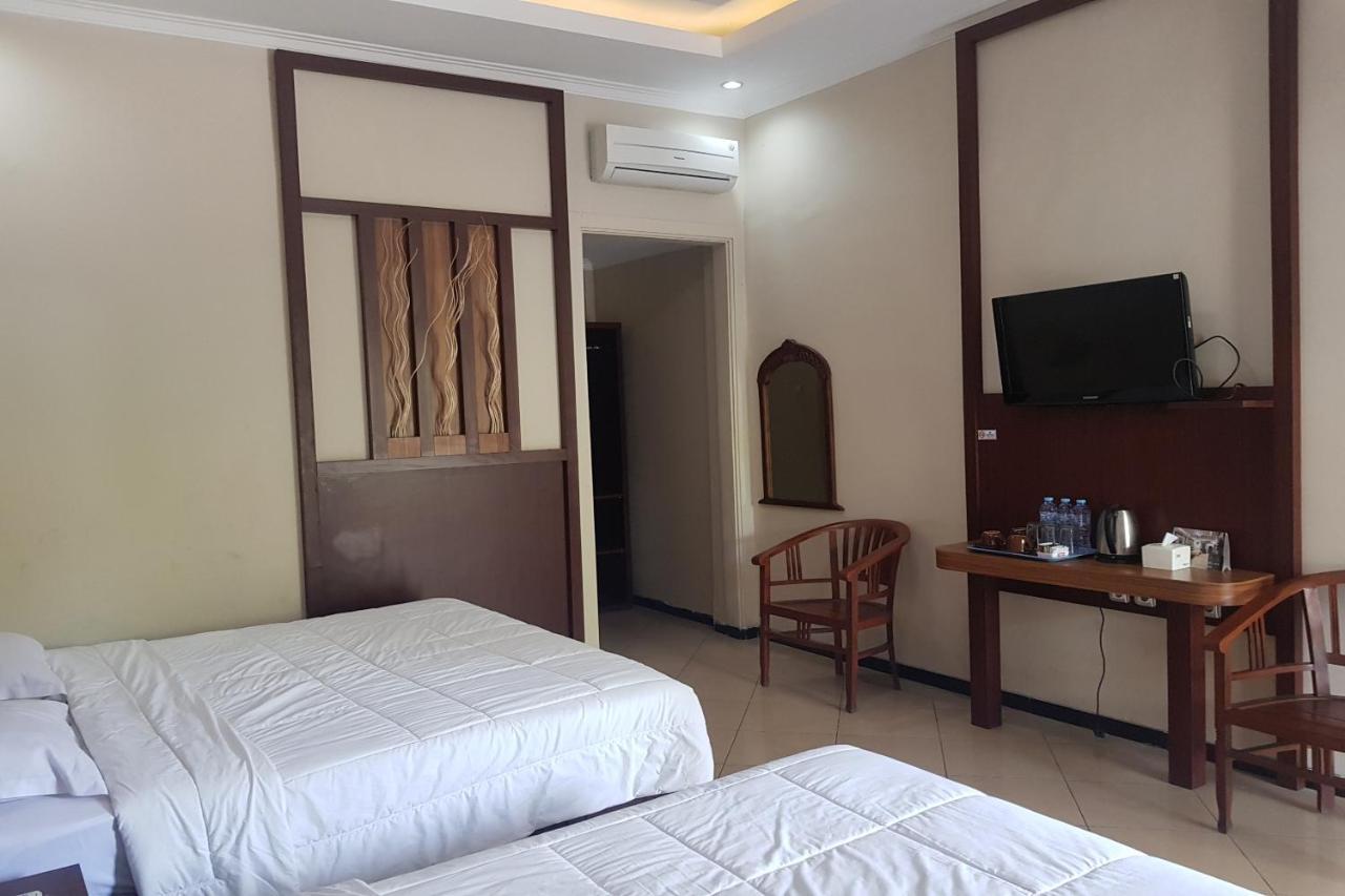 Oyo 2671 Wisma Djaja Syariah Bojonegoro Екстер'єр фото