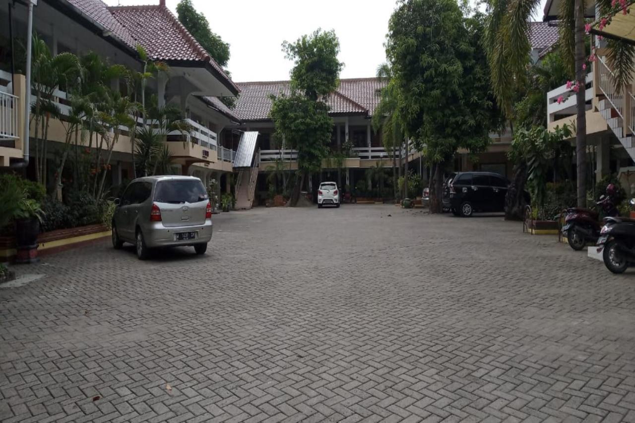 Oyo 2671 Wisma Djaja Syariah Bojonegoro Екстер'єр фото