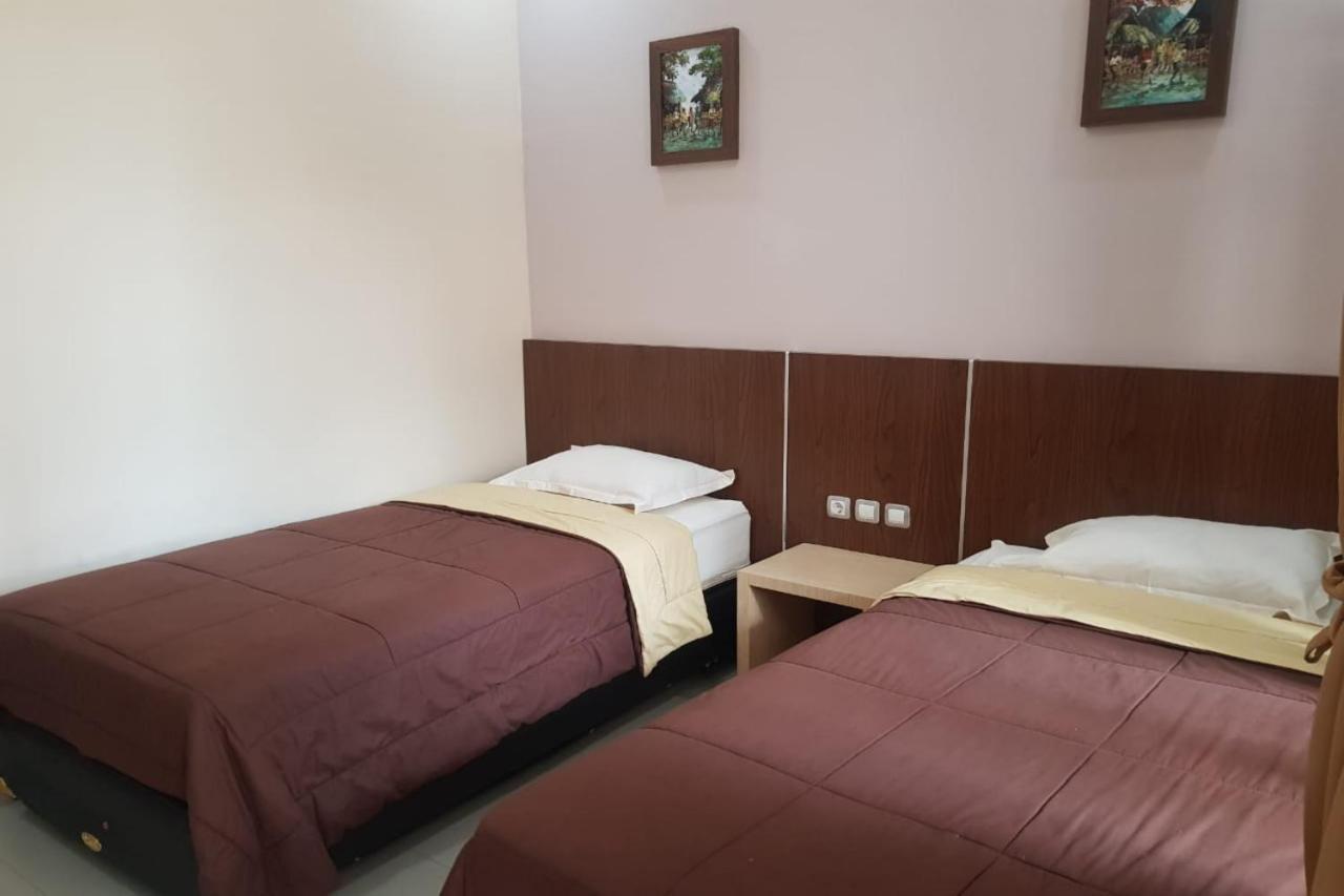 Oyo 2671 Wisma Djaja Syariah Bojonegoro Екстер'єр фото
