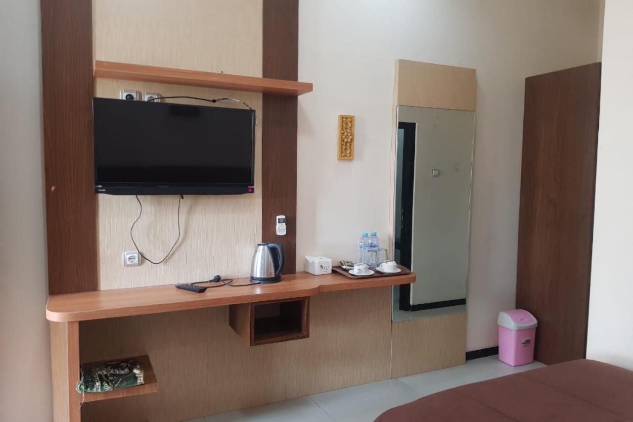 Oyo 2671 Wisma Djaja Syariah Bojonegoro Екстер'єр фото