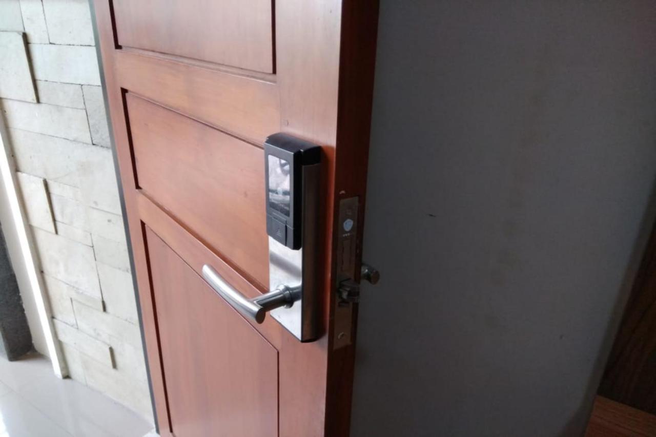 Oyo 2671 Wisma Djaja Syariah Bojonegoro Екстер'єр фото